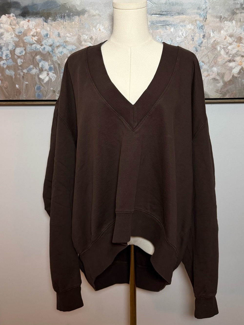 Skims Boyfriend Fleece V-Neck Pullover in Espresso Size Medium NWT